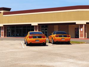 Превью обои ford mustang gt350, mustang, автомобили, маслкары, оранжевые, стоянка