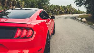 Превью обои ford mustang, mustang, автомобиль, красный, дорога, поворот