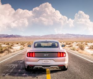 Превью обои ford mustang, mustang gt, mustang, облака, дорога