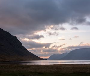 Превью обои фьорд, озеро, холмы, закат, природа, исландия