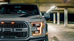 Превью обои ford raptor, ford, автомобиль, внедорожник, серый, стоянка, вид спереди