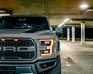 Превью обои ford raptor, ford, автомобиль, внедорожник, серый, стоянка, вид спереди