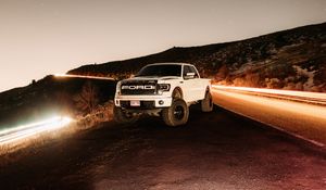 Превью обои ford raptor, ford, автомобиль, внедорожник, пикап, белый, ночь