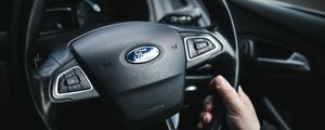 Превью обои ford, руль, руки