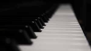 Превью обои фортепиано, клавиши, музыка, черно-белый