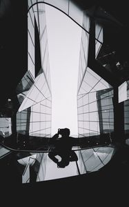 Превью обои фотограф, архитектура, чб