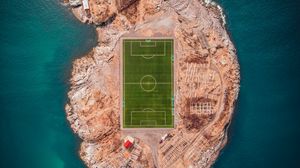 Превью обои футбольное поле, остров, вид сверху, лофотен, норвегия