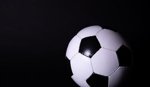 Превью обои футбольный мяч, футбол, спорт, черно-белый