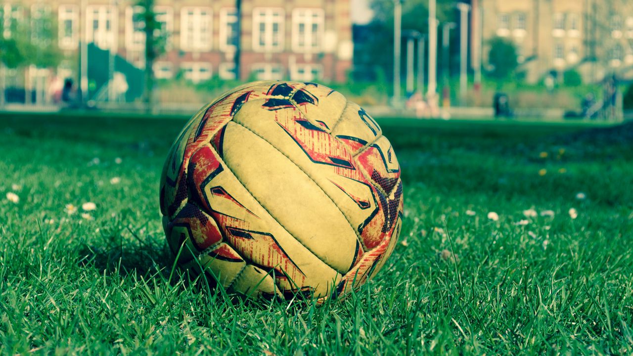 Обои футбольный мяч, поле, трава, газон