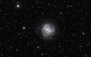 Превью обои галактика, мессье 83, космос, звезды, темный