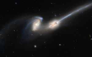Превью обои галактика, спирали, звезды, космос, скопление, mice galaxies, ngc 4676, галактики мышки