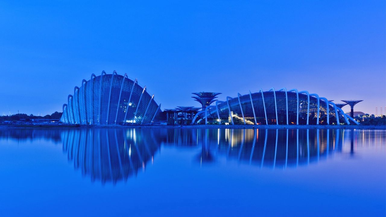 Обои gardens by the bay, malaysia, singapore, сингапур, вечер, залив, малайзия, мегаполис, огни, отражение, подсветка