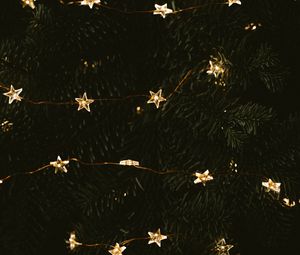 Превью обои гирлянда, звезды, елка, украшение, новый год