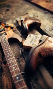 Превью обои гитара, оборудование, ботинки, деревянный