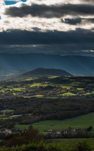 Превью обои гора, долина, облака, пасмурно, поселок