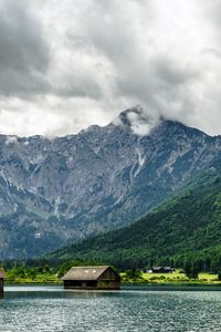 Превью обои гора, дом, лес, озеро, природа