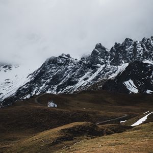 Превью обои гора, дом, снег, природа