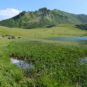 Превью обои гора, холм, долина, трава, пейзаж, природа