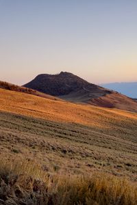 Превью обои гора, холм, склон, сумерки, пейзаж