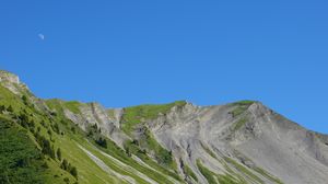 Превью обои гора, луна, склон, пейзаж, зеленый