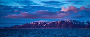 Превью обои гора, море, облака, пурпурный, исландия