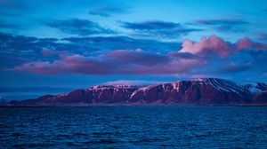 Превью обои гора, море, облака, пурпурный, исландия