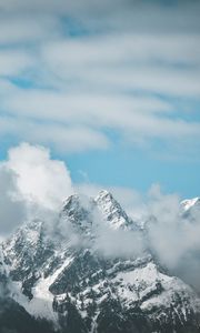 Превью обои гора, облака, вершина, туман, пик, вид сверху