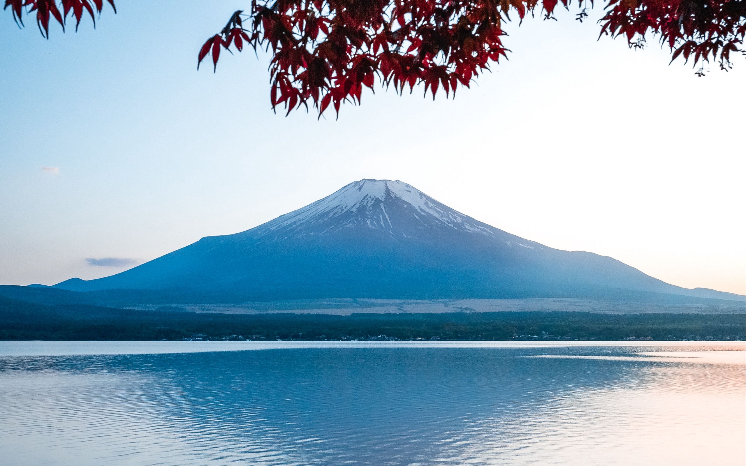 Фудзи чита сайт. Гора Фудзияма в Японии. Гора Фудзи 8к. Озеро бива в Японии Фудзияма. Пейзаж Японии гора Фудзияма.