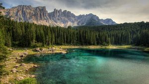 Превью обои гора, озеро, скалы, деревья, ель