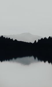 Превью обои гора, озеро, туман, чб, пейзаж