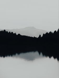 Превью обои гора, озеро, туман, чб, пейзаж