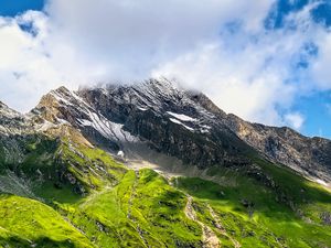 Превью обои гора, скала, облака, природа