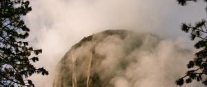 Превью обои гора, скала, облака, деревья, природа, пейзаж