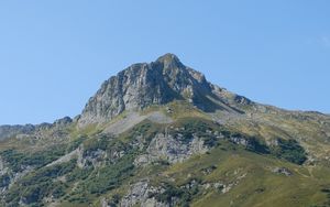 Превью обои гора, скалы, деревья, пейзаж, природа