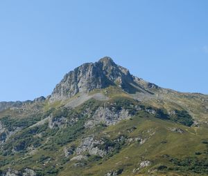 Превью обои гора, скалы, деревья, пейзаж, природа