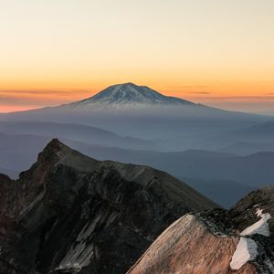 Превью обои гора, скалы, рассвет, туман