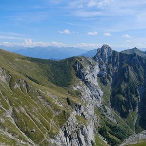 Превью обои гора, скалы, склон, рельеф, трава