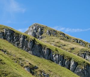 Превью обои гора, склон, скалы, трава, природа