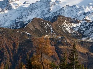 Превью обои гора, снег, деревья, лужа, пейзаж