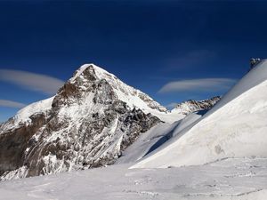 Превью обои гора, снег, линии, геометрия, зима