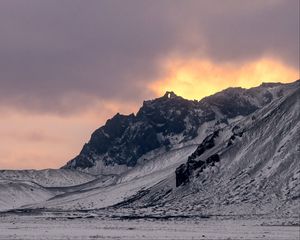 Превью обои гора, снег, закат, сумерки, природа, зима