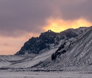 Превью обои гора, снег, закат, сумерки, природа, зима