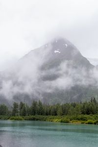 Превью обои гора, туман, пейзаж, природа, озеро