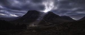 Превью обои гора, туман, вершина, облака, шотландия