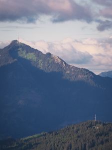 Превью обои гора, вершина, деревья, здание, холм