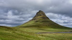 Превью обои гора, вершина, холм, пейзаж, природа, исландия