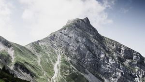 Превью обои гора, вершина, облака, склон, пейзаж