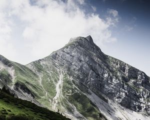 Превью обои гора, вершина, облака, склон, пейзаж