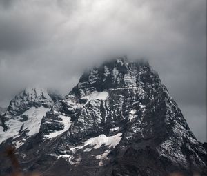 Превью обои гора, вершина, облака, пейзаж, природа