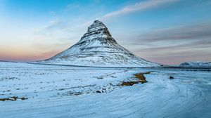 Превью обои гора, вершина, снег, зима, природа, пейзаж